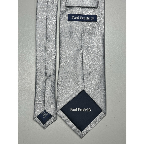 Paul Frederick Silver Paisley Print Silk Tie Mens Necktie 3 1/4" x 61" - Picture 4 of 8